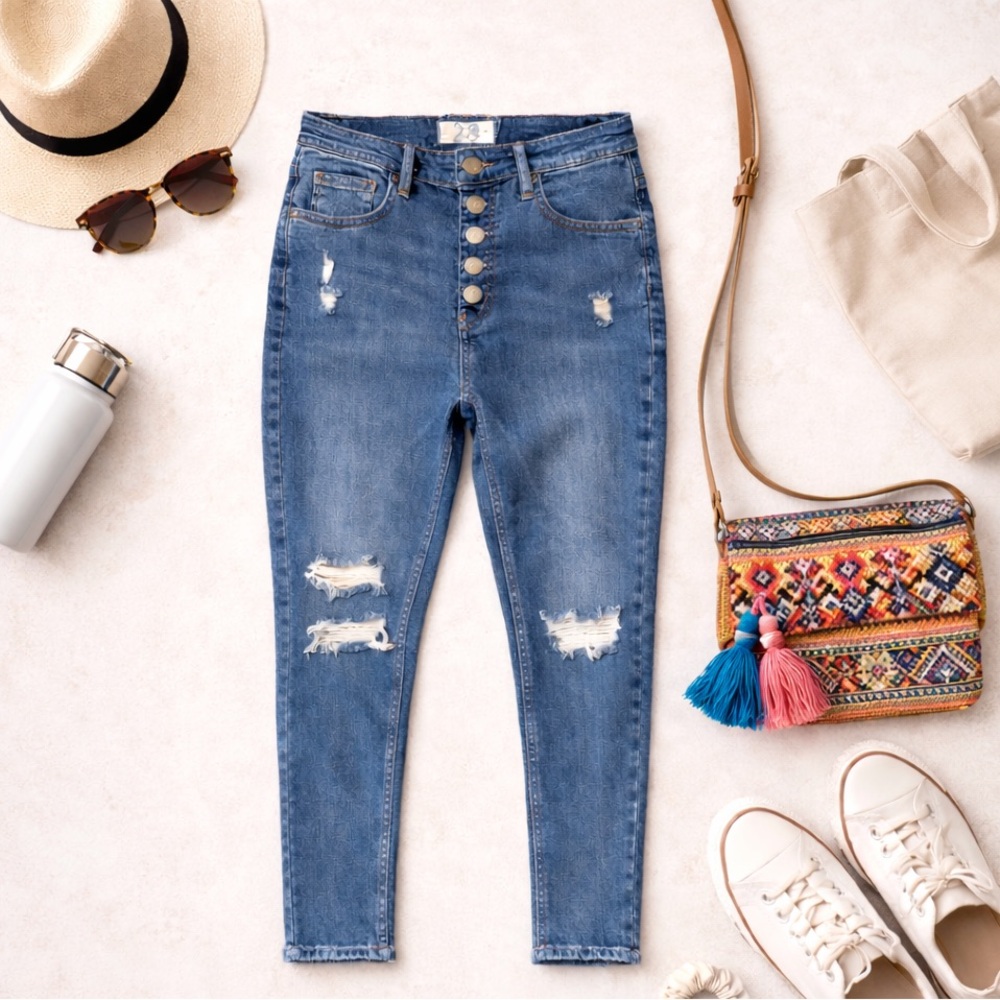 Free People We The Free Sabrina Super Skinny Distressed Exposed Button Size 28